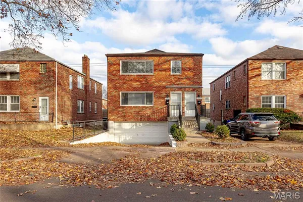 $325,000 | 7037 Dartmouth Avenue, University City, MO 63130