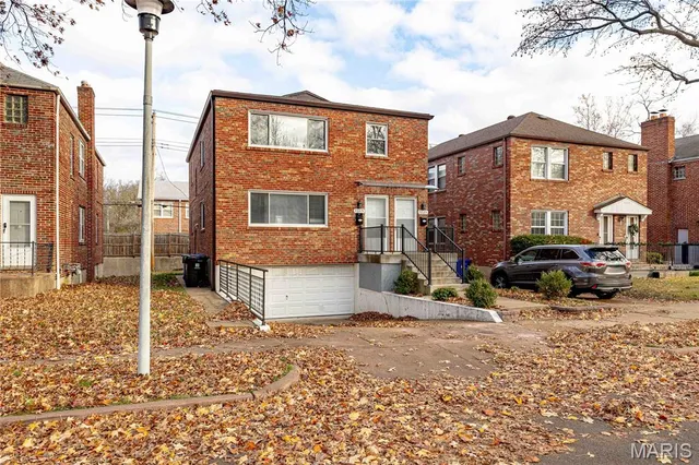 $350,000 | 7037 Dartmouth Avenue, University City, MO 63130
