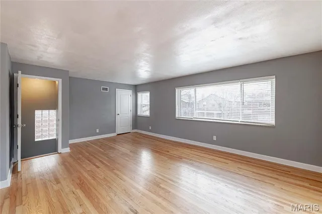 $350,000 | 7037 Dartmouth Avenue, University City, MO 63130