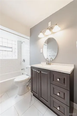 $350,000 | 7037 Dartmouth Avenue, University City, MO 63130