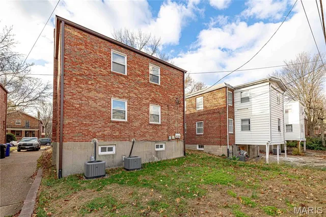 $350,000 | 7037 Dartmouth Avenue, University City, MO 63130