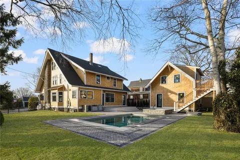 $3,995,000 | 14 Kay Boulevard, Middletown, RI 02842