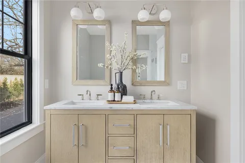 $3,995,000 | 14 Kay Boulevard, Middletown, RI 02842