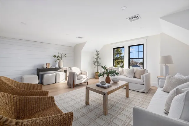 $3,995,000 | 14 Kay Boulevard, Middletown, RI 02842