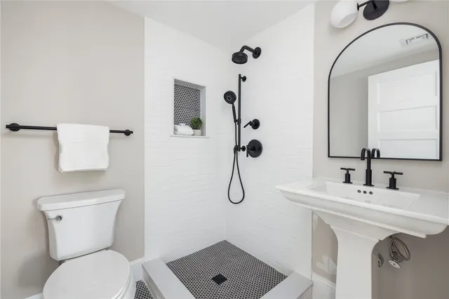 $3,995,000 | 14 Kay Boulevard, Middletown, RI 02842