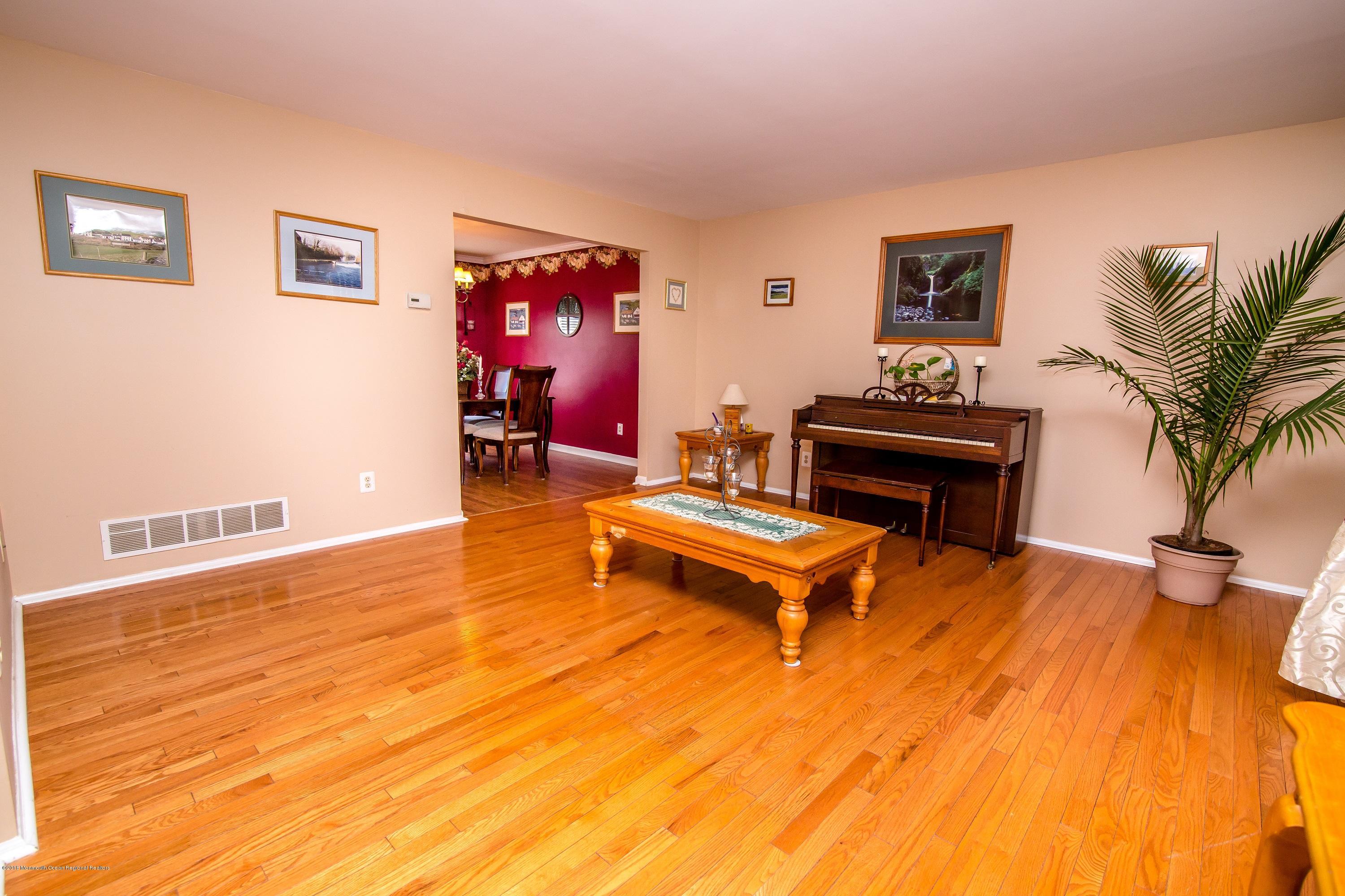 8 Nancy Street Howell, NJ 07731 - Photo 11 of 37 168 nancy-