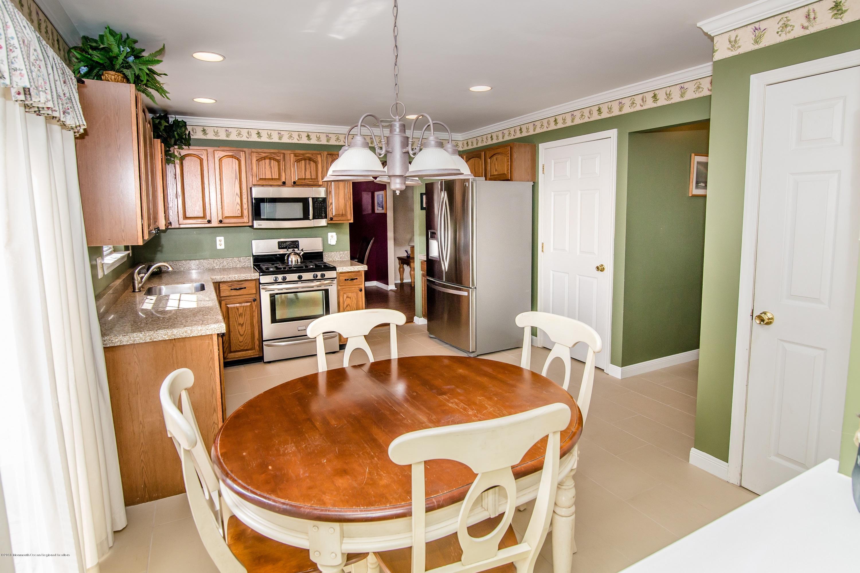 8 Nancy Street Howell, NJ 07731 - Photo 10 of 37 268 nancy-