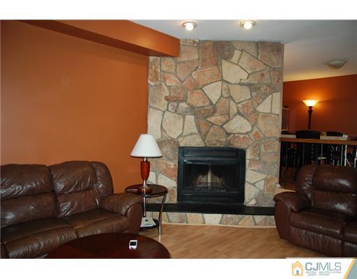 34 Pheasant Run Edison, NJ 08820 - Photo 2 of 16