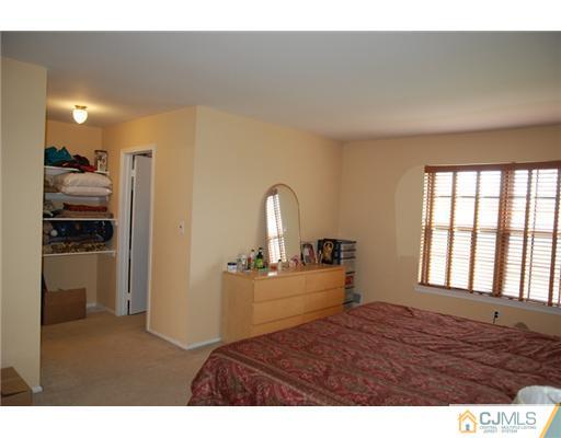 34 Pheasant Run Edison, NJ 08820 - Photo 11 of 16
