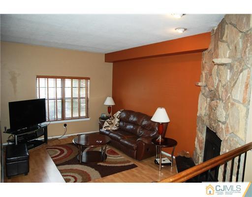 34 Pheasant Run Edison, NJ 08820 - Photo 3 of 16