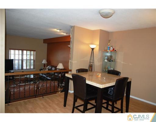 34 Pheasant Run Edison, NJ 08820 - Photo 4 of 16