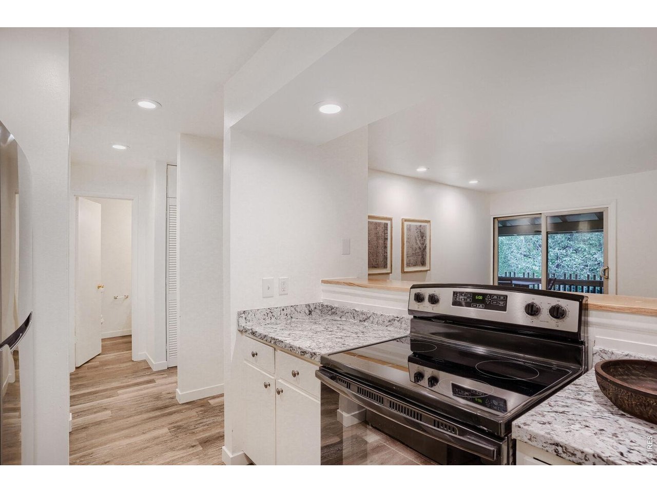 2707 Valmont Road, Unit 307D Boulder, CO 80304 - Photo 6 of 19 kitchen with updated countertops, sink and appliances