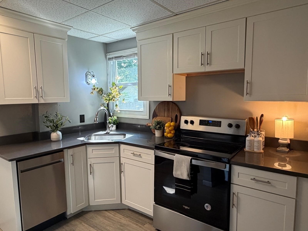 128 Newfield Road Springfield, MA 01119 - Photo 2 of 22 Gallery Image 2