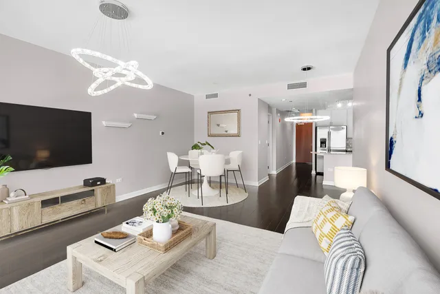 $585,000 | 130 North Garland Court, Unit 2706, Chicago, IL 60602