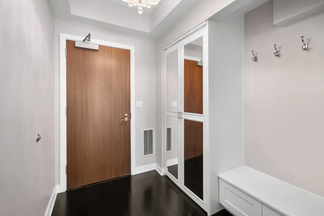 $585,000 | 130 North Garland Court, Unit 2706, Chicago, IL 60602