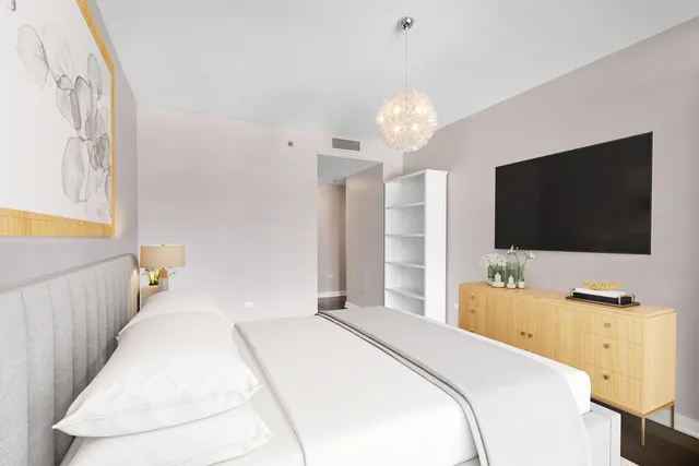 $585,000 | 130 North Garland Court, Unit 2706, Chicago, IL 60602