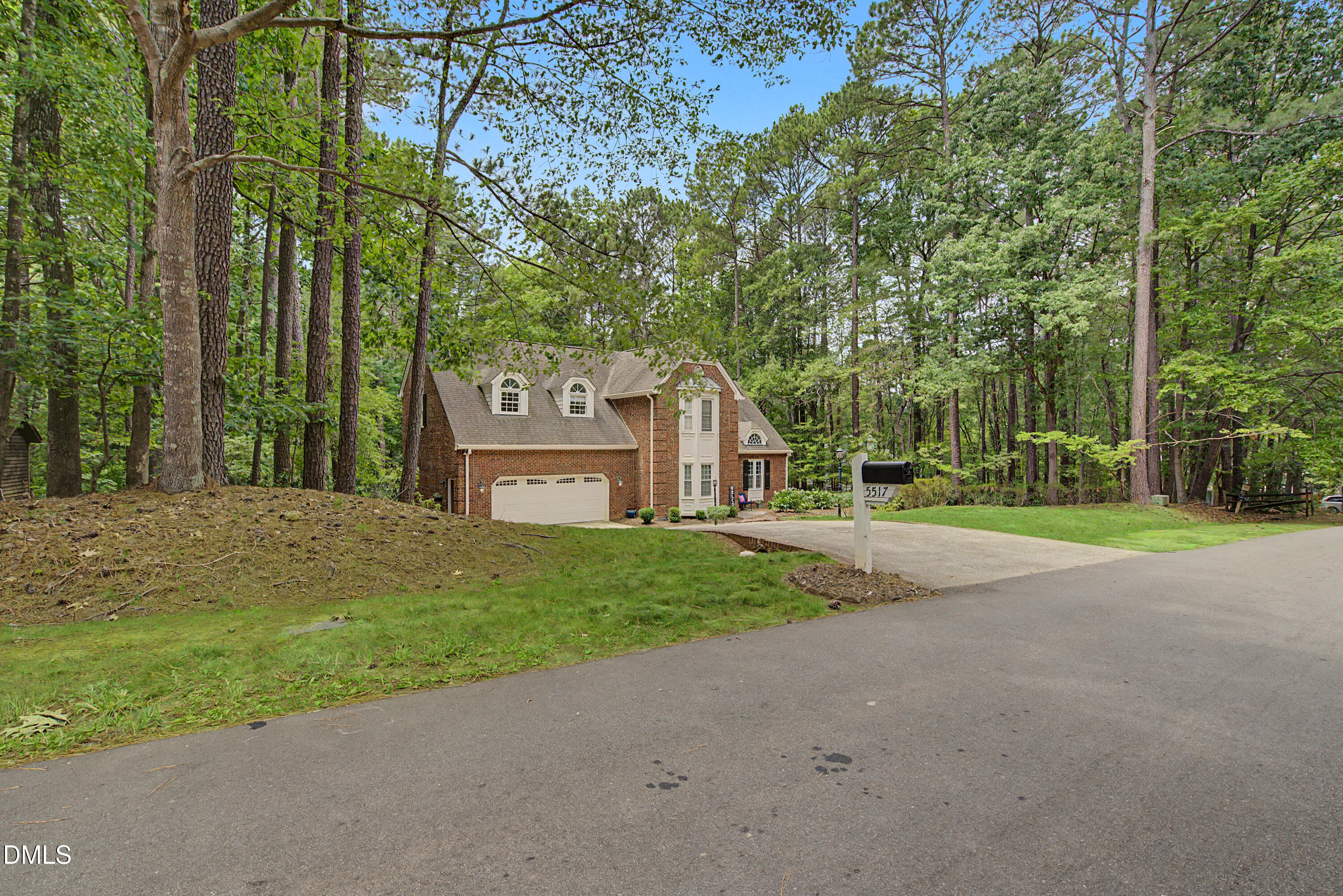 5517 North Hawthorne Way Raleigh, NC 27613 - Photo 3 of 84