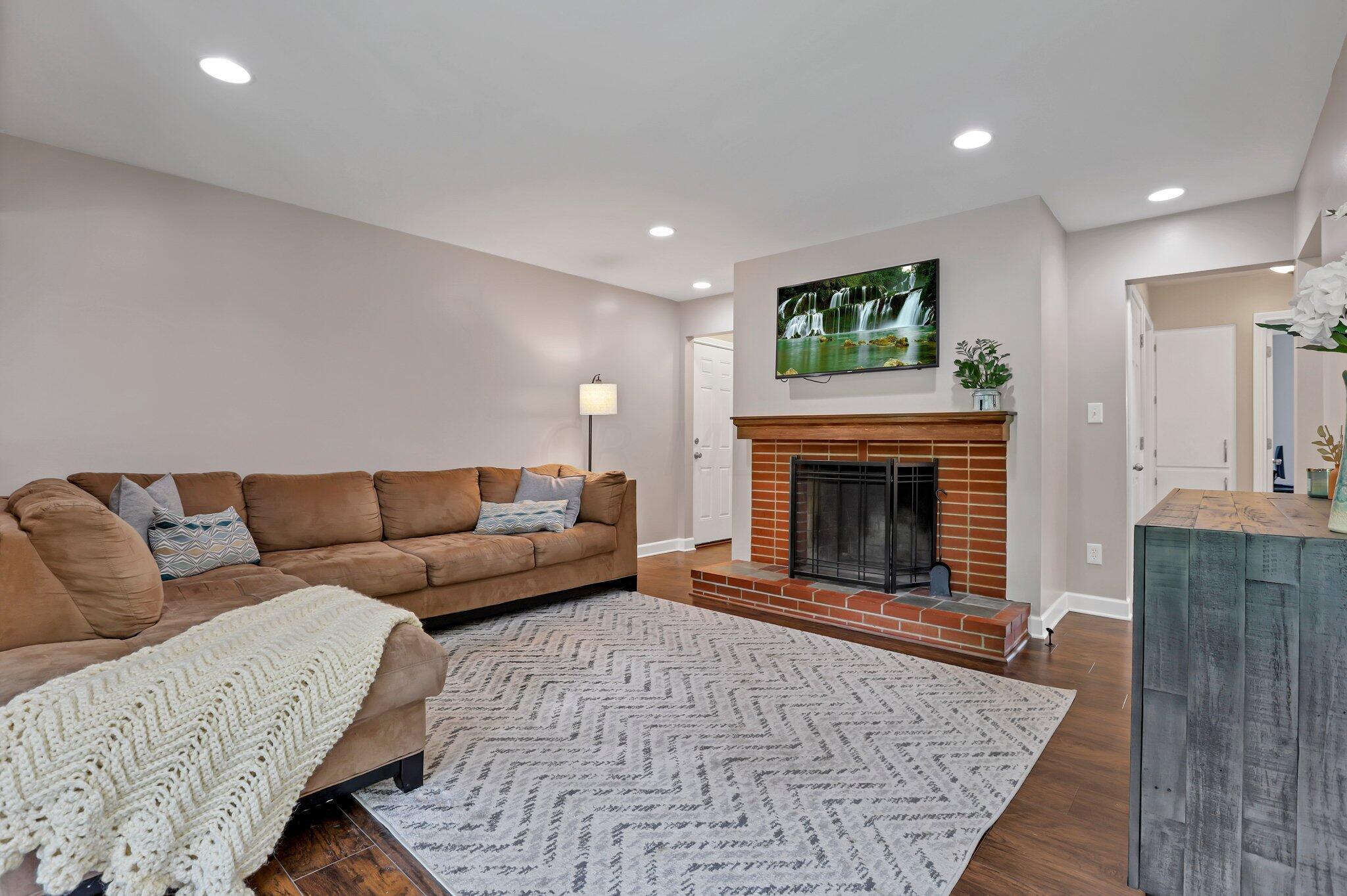 401 Demorest Road Columbus, OH 43204 - Photo 4 of 28 14-web-or-mls-IMG_6618