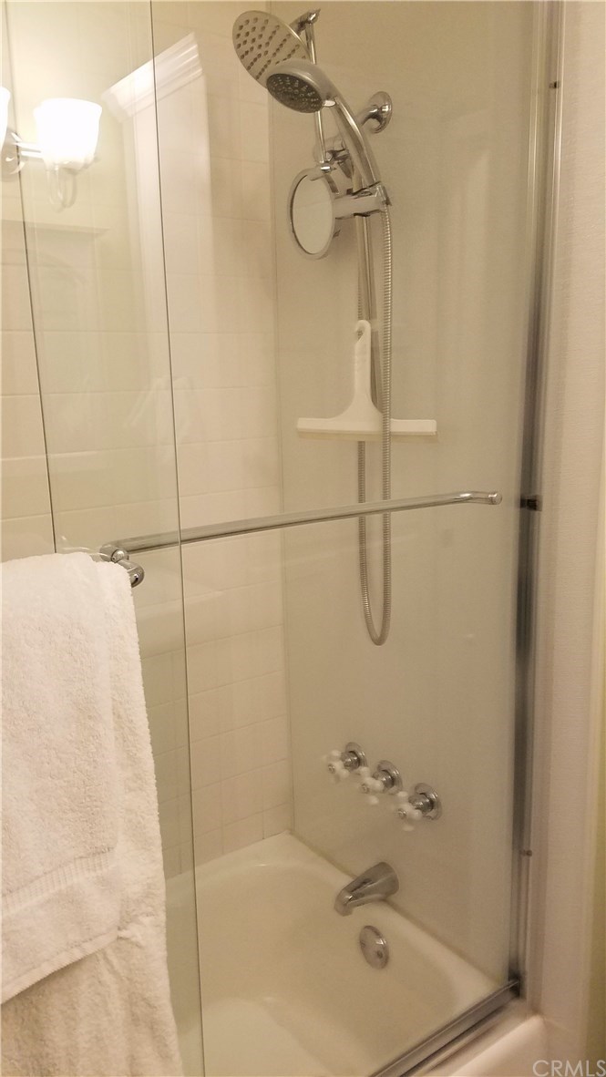 4731 Whipple Road Riverside, CA 92506 - Photo 28 of 66 FULL BATHROOM. NOTE: Re-finished Tub.