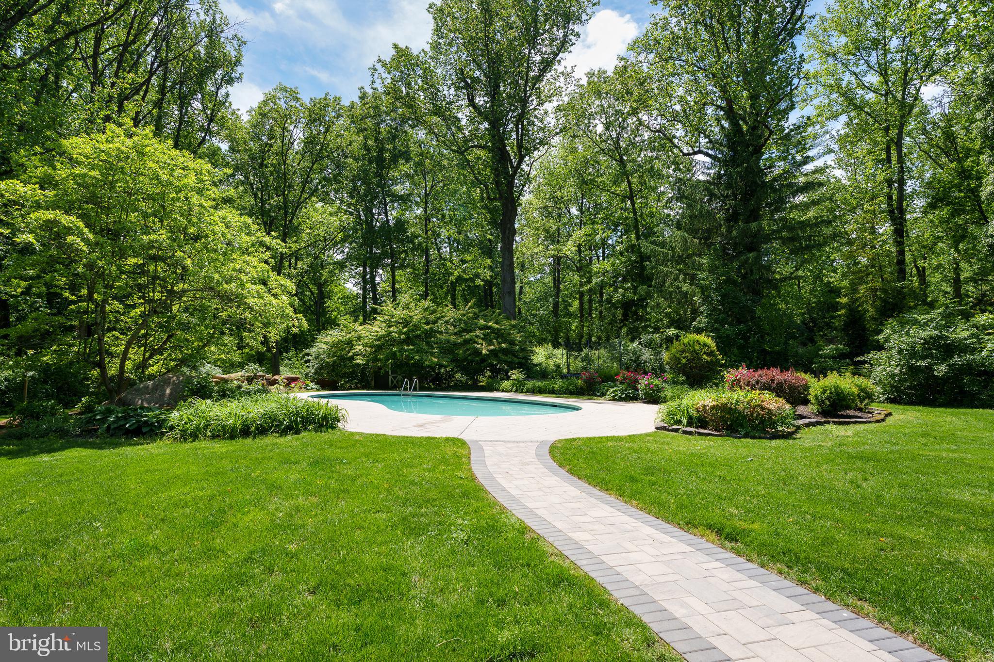 374 Cherry Hill Road Princeton, NJ 08540 - Photo 34 of 42 a view of garden with trees