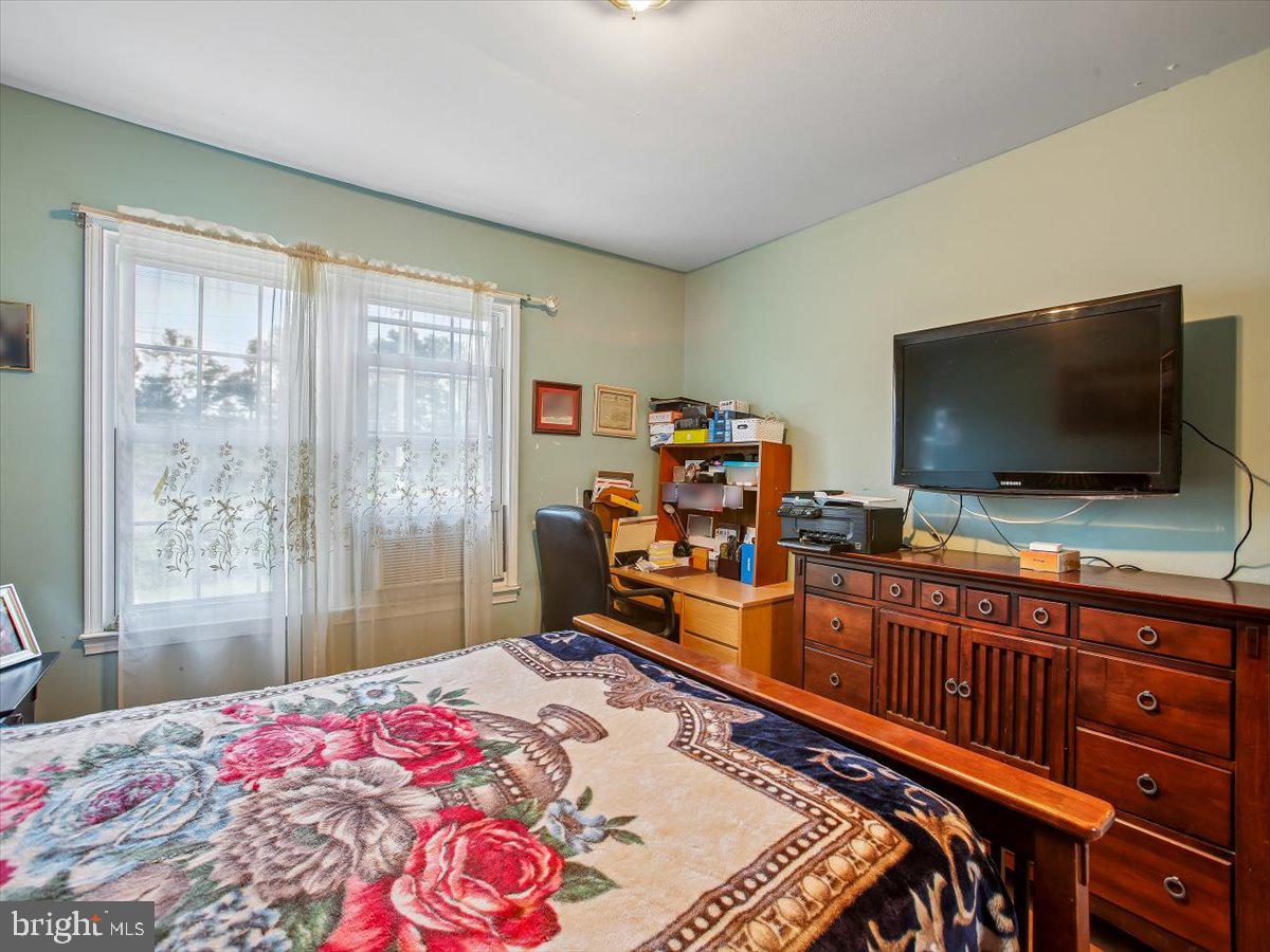 7790 Euclid Way Springfield, VA 22153 - Photo 8 of 27 Gallery Image 8