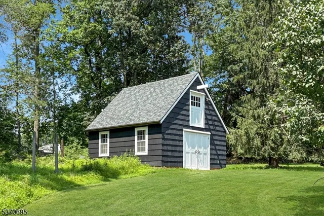 $1,345,000 | 121 Stanton Mountain Road, Lebanon, NJ 08833