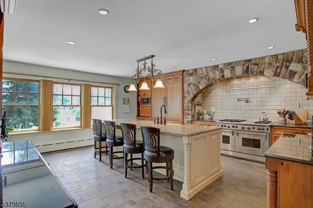 $1,345,000 | 121 Stanton Mountain Road, Lebanon, NJ 08833