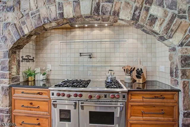 $1,345,000 | 121 Stanton Mountain Road, Lebanon, NJ 08833