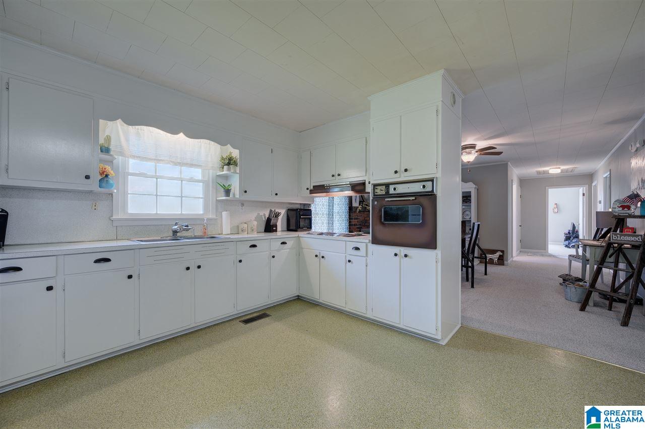 1164 Lamon Chapel Loop Jasper, AL 35503 - Photo 7 of 30