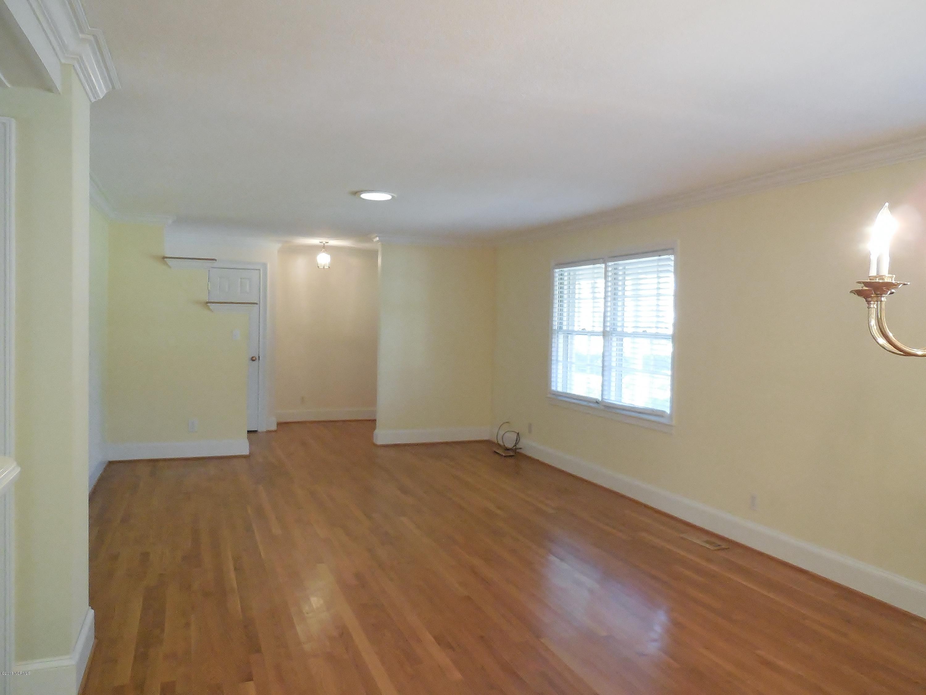 234 Tanbridge Road Wilmington, NC 28405 - Photo 3 of 22 Living Room