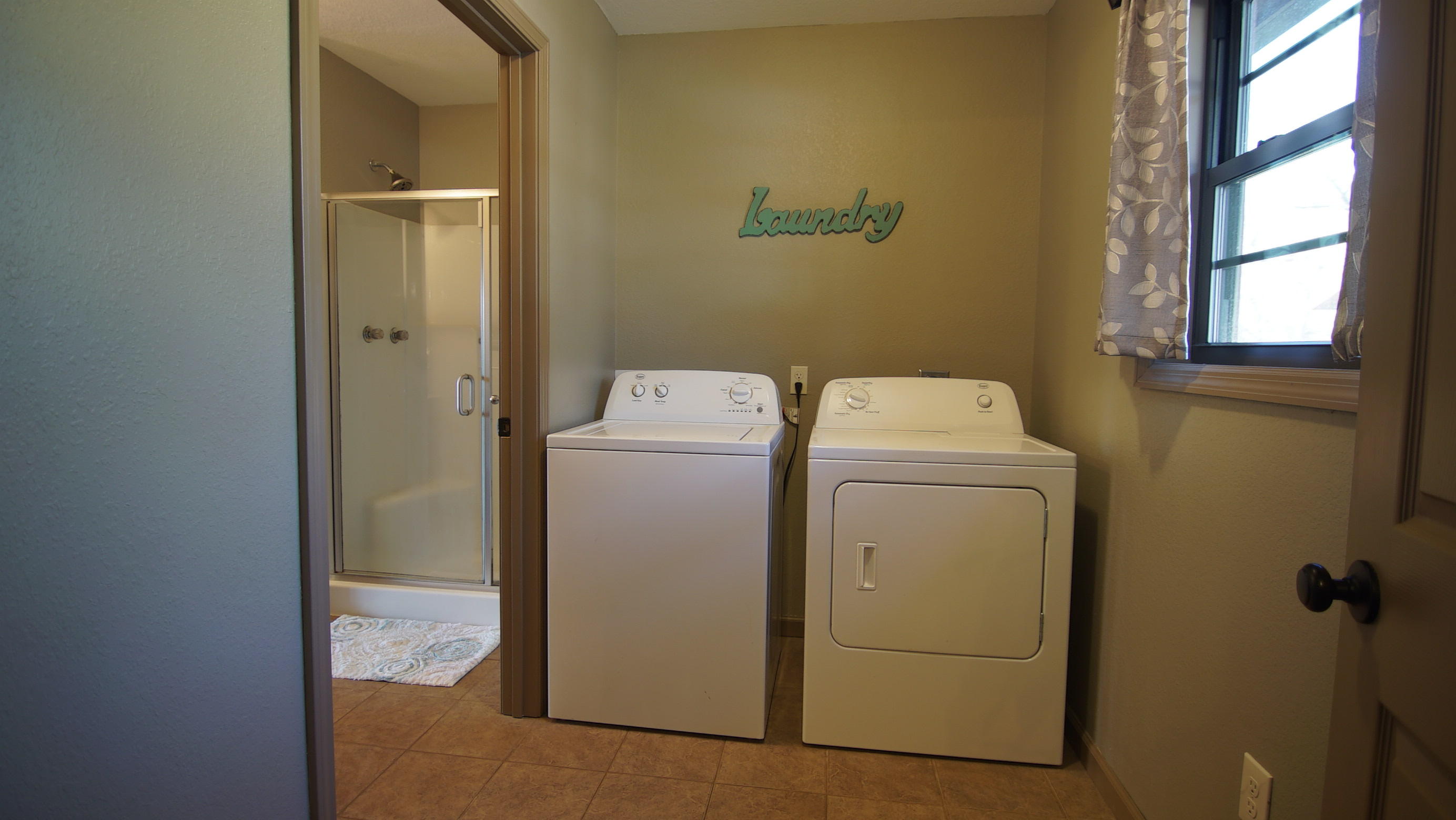 5711 Sinking Creek Road Greenback, TN 37742 - Photo 27 of 38 Laundry