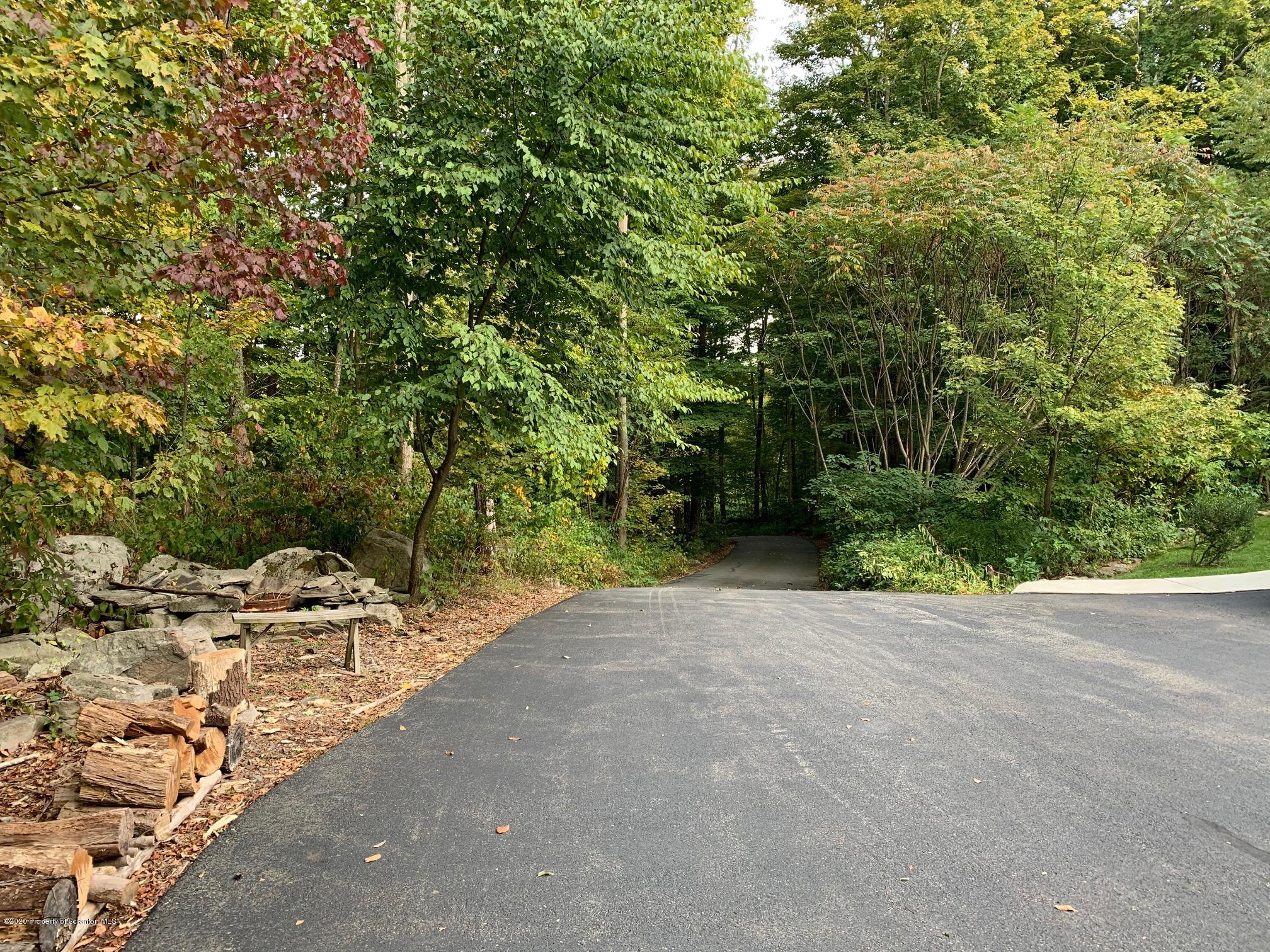 211 Freedom Way Moscow, PA 18444 - Photo 7 of 60 Gallery Image 7
