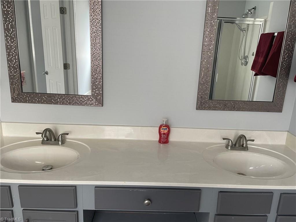 1579 Pondhaven Drive High Point, NC 27265 - Photo 22 of 46