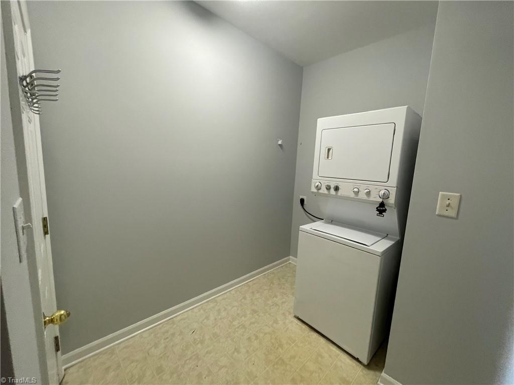 1579 Pondhaven Drive High Point, NC 27265 - Photo 27 of 46