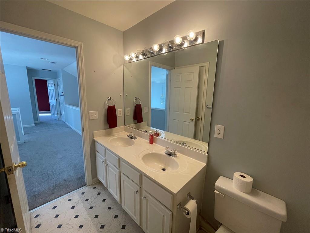 1579 Pondhaven Drive High Point, NC 27265 - Photo 39 of 46