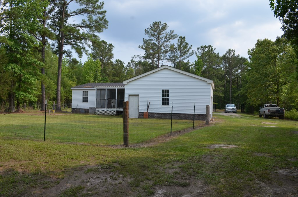 1661 Doughty Road Summerton, SC 29148 - Photo 7 of 35