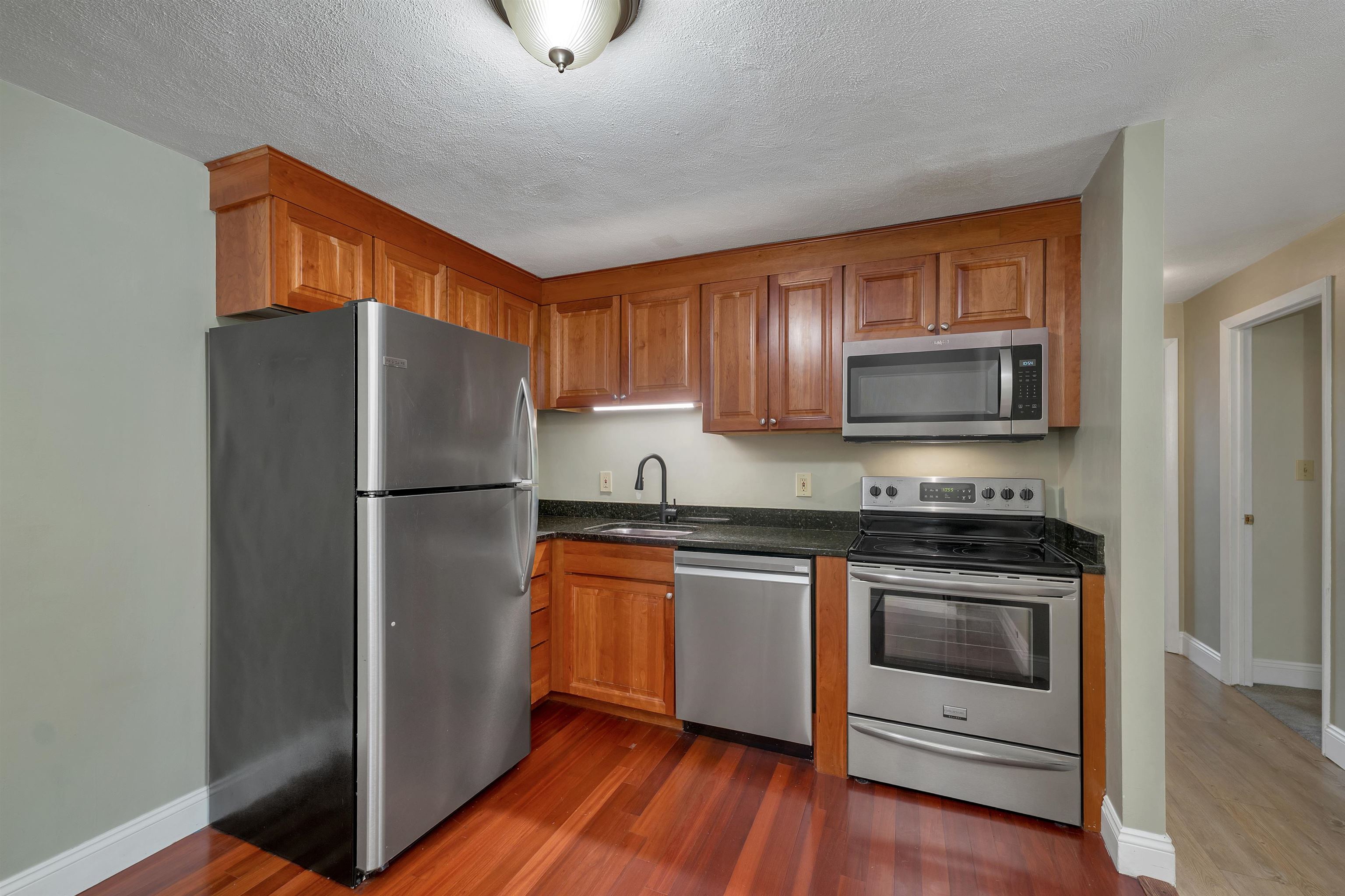 31 Andrew Street, Unit 19 Manchester, NH 03104 - Photo 1 of 22
