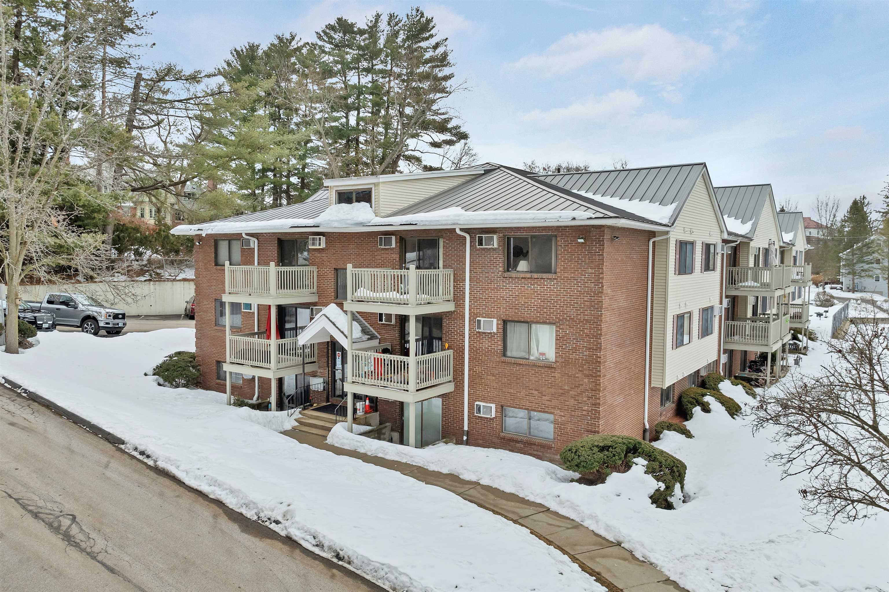 31 Andrew Street, Unit 19 Manchester, NH 03104 - Photo 18 of 22