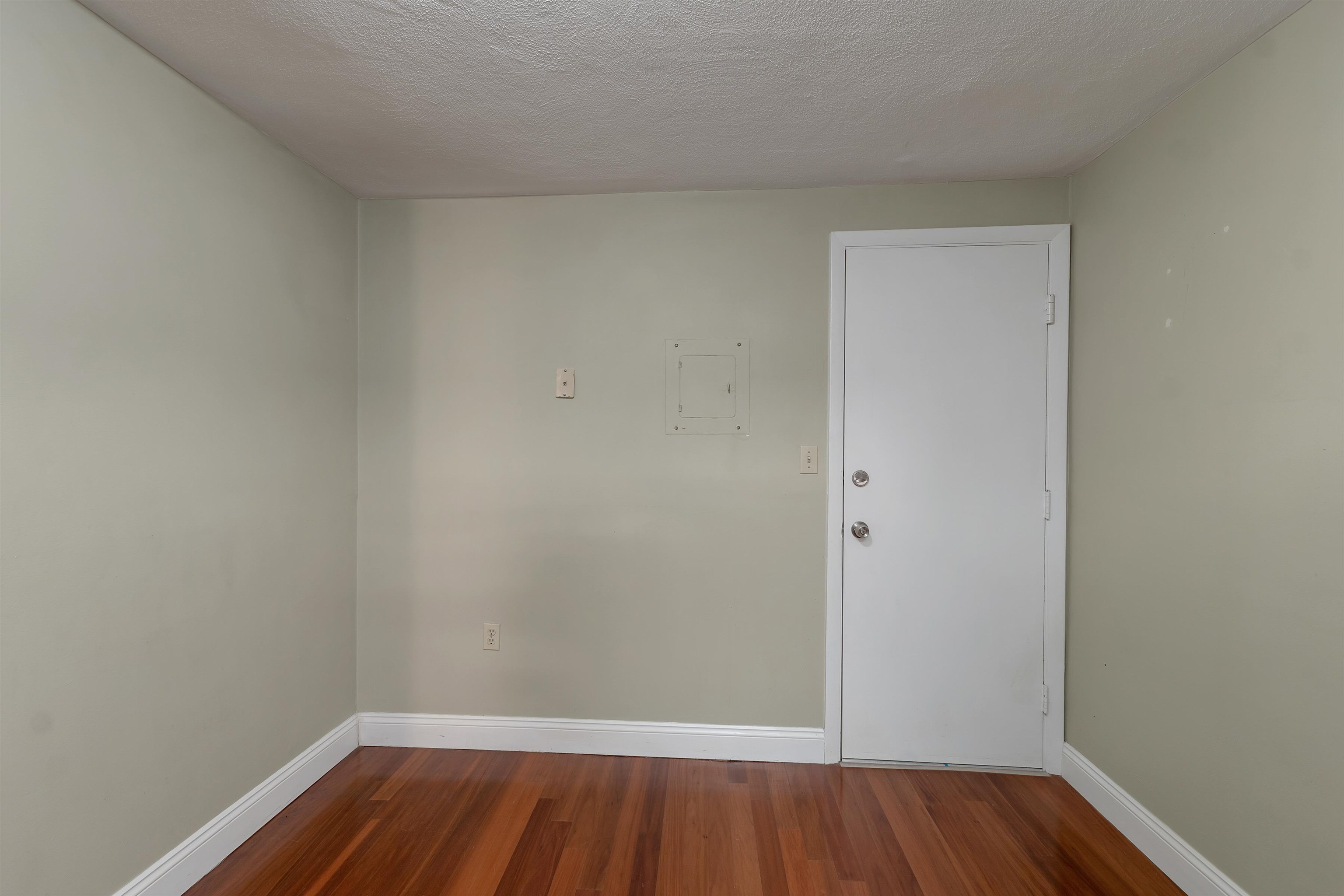 31 Andrew Street, Unit 19 Manchester, NH 03104 - Photo 3 of 22