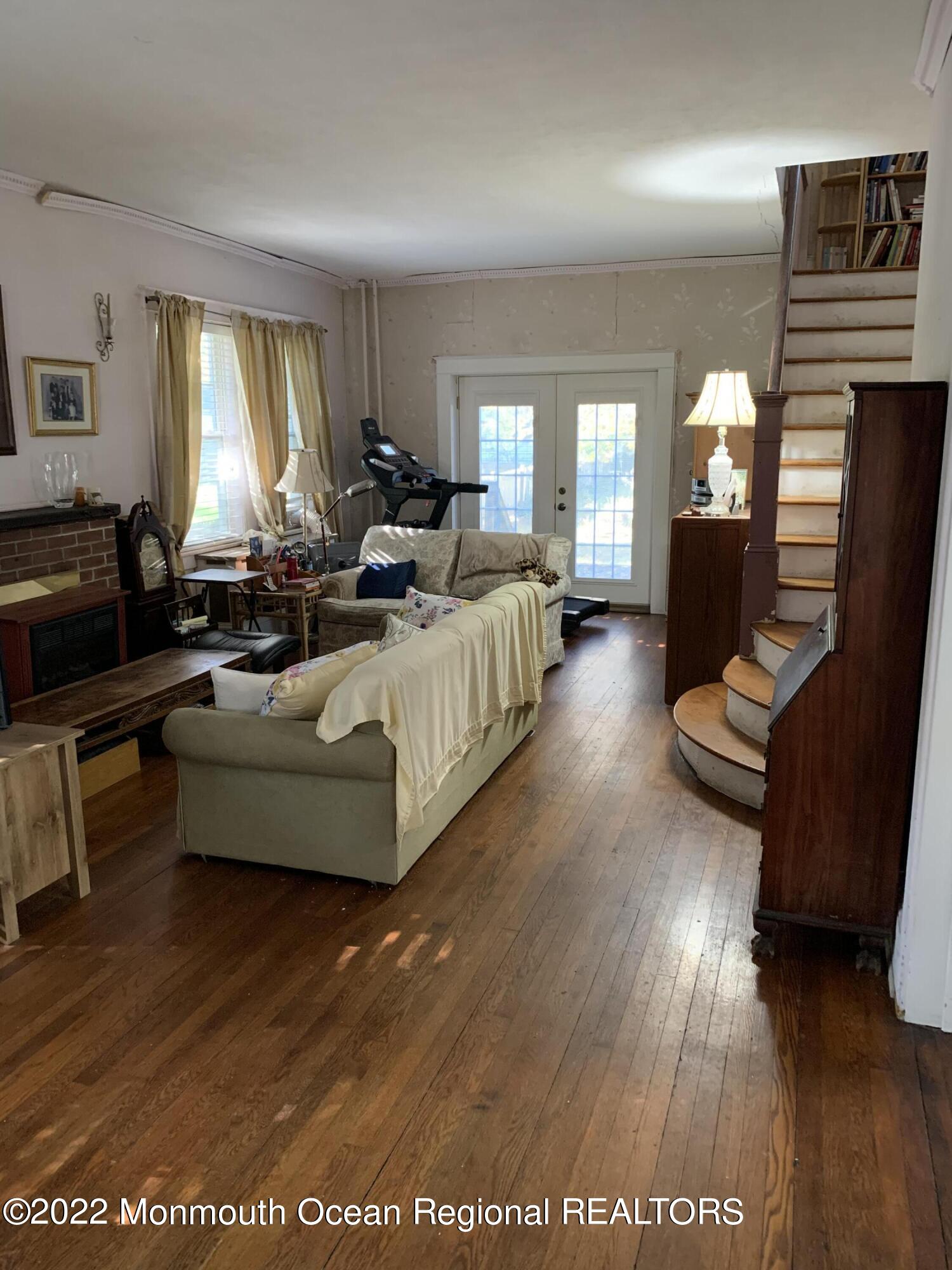 407 River Road Fair Haven, NJ 07704 - Photo 8 of 17 E1BDDEC1-537F-42C3-A919-299CD1722074