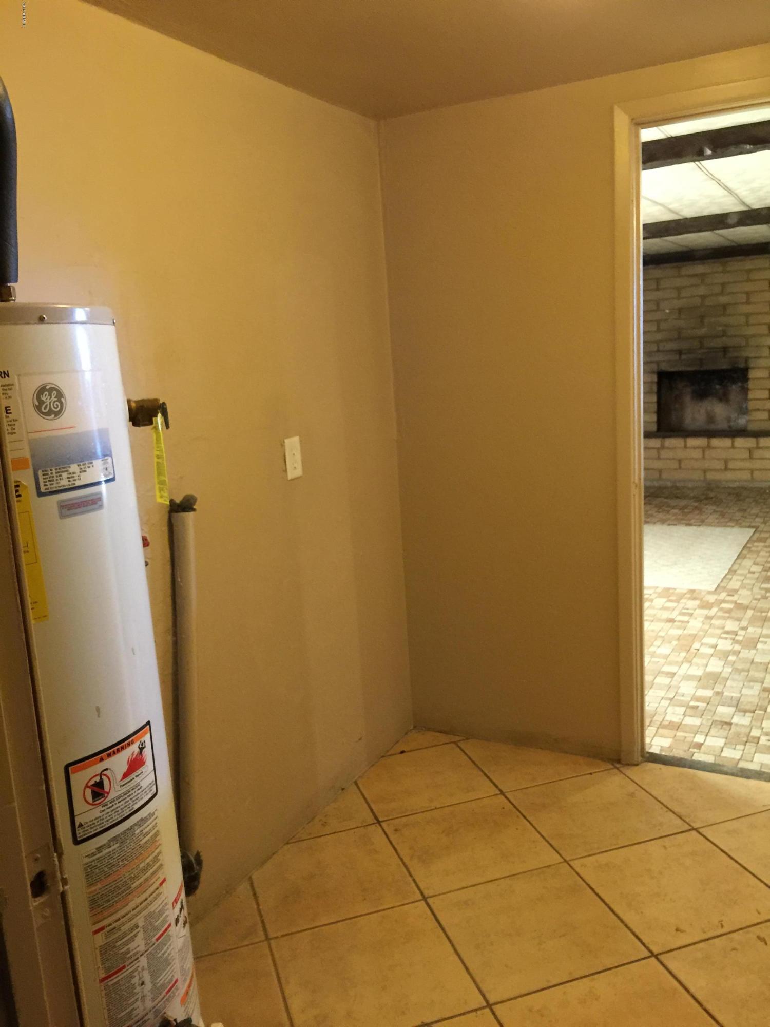 2621 West Osborn Road Phoenix, AZ 85017 - Photo 15 of 19 Laundry