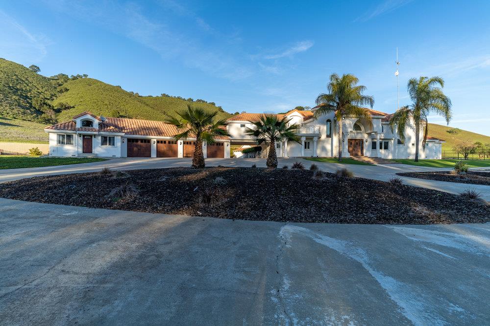 2985 Day Road Gilroy, CA 95020 - Photo 8 of 72 front view of a house with a yard