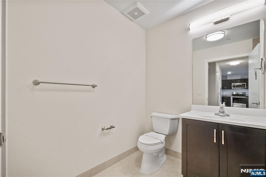 69 Main Street, Unit 1406 Fort Lee, NJ 07024 - Photo 15 of 32