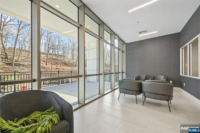 $3,450 | 69 Main Street, Unit 1406, Fort Lee, NJ 07024