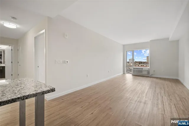 $3,450 | 69 Main Street, Unit 1406, Fort Lee, NJ 07024