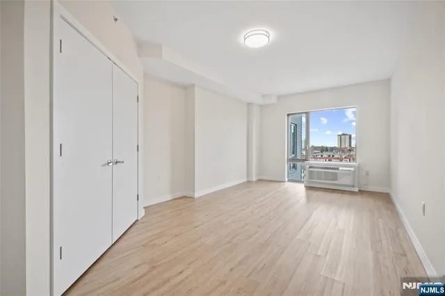 $3,450 | 69 Main Street, Unit 1406, Fort Lee, NJ 07024