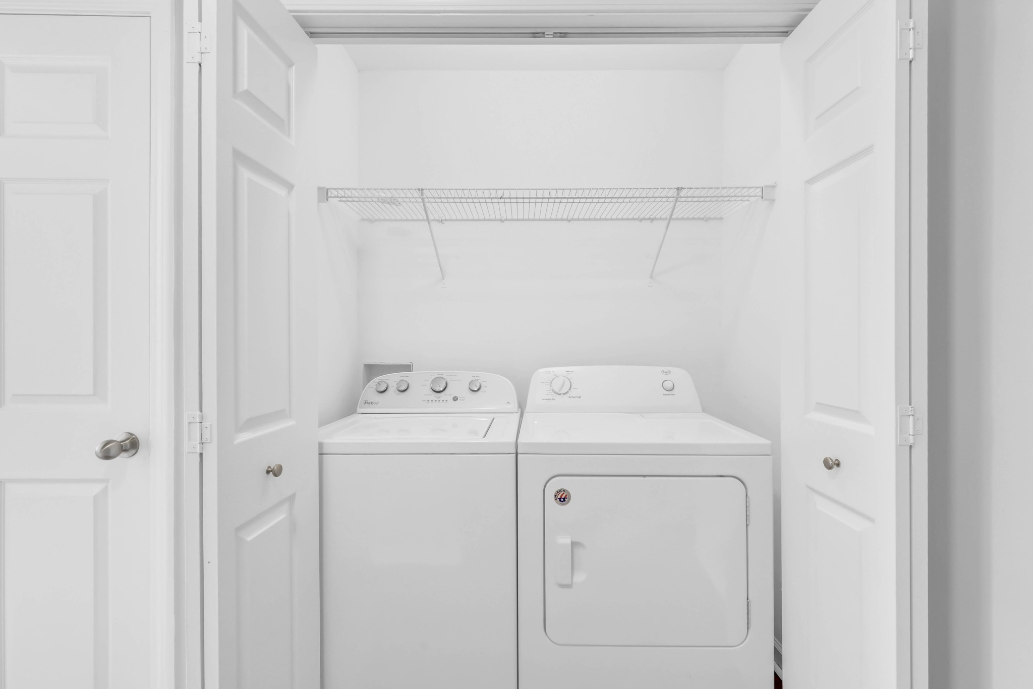 116 Alexander Boulevard Clarksville, TN 37040 - Photo 24 of 33 a utility room with dryer and washer