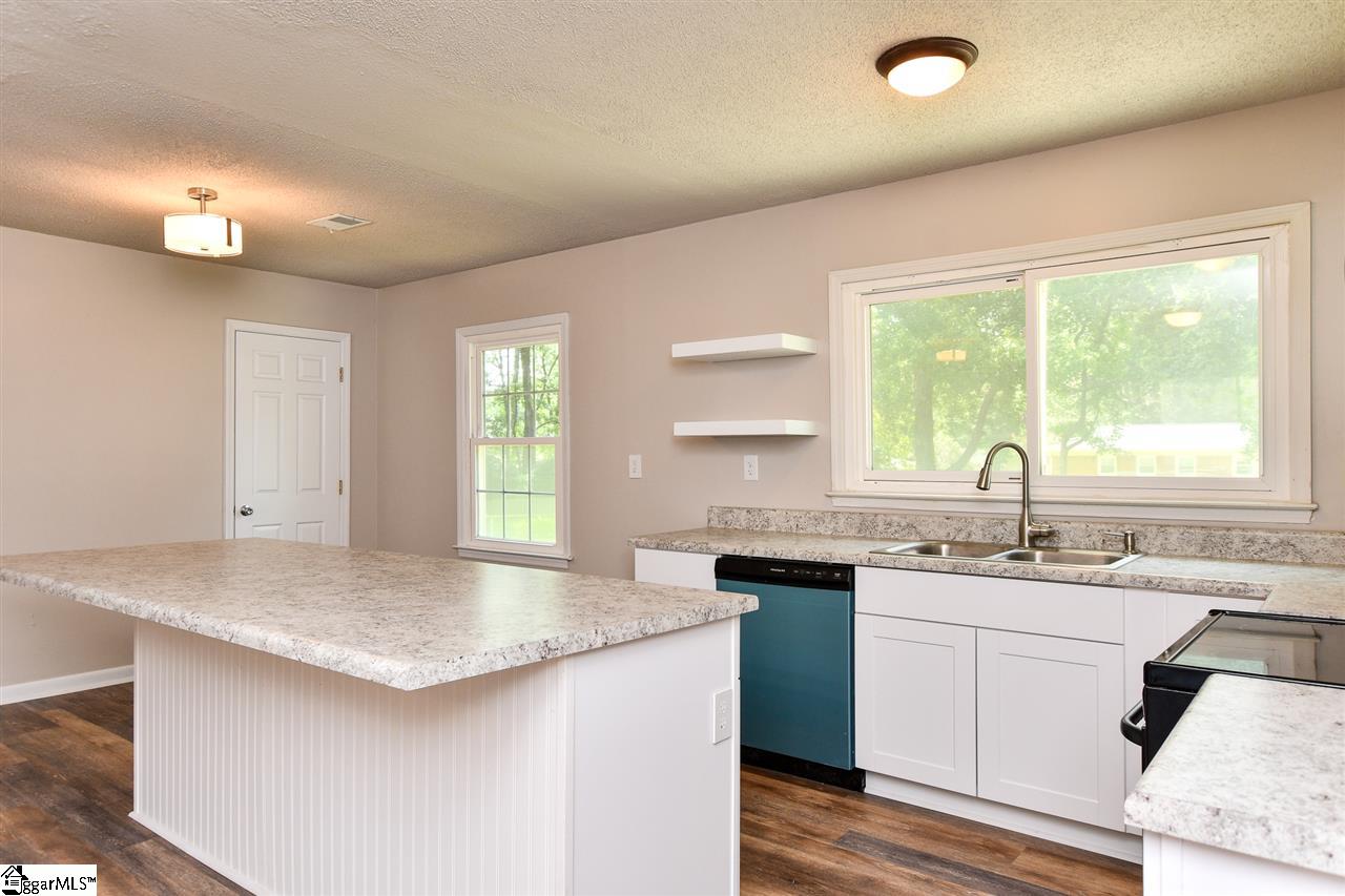 108 Clearfield Road Greenville, SC 29607 - Photo 14 of 33
