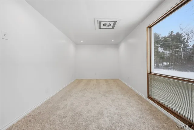 $329,900 | 6043 Old Niagara Road, Lockport Town, NY 14094