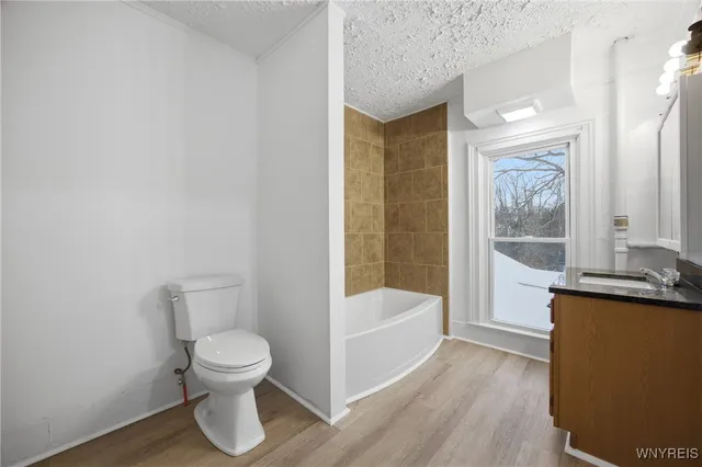 $329,900 | 6043 Old Niagara Road, Lockport Town, NY 14094